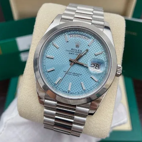 Rolex Day-Date 40 228206 40mm Platinum Blue