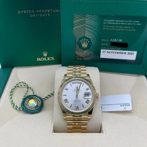 Rolex Day-Date 40 228238 40mm Yellow gold Silver