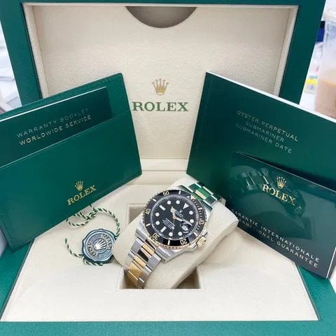 Rolex Submariner 126613LN 41mm Yellow gold and Stainless steel Black