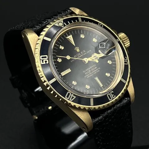 Rolex Submariner 1680 40mm Yellow gold Black