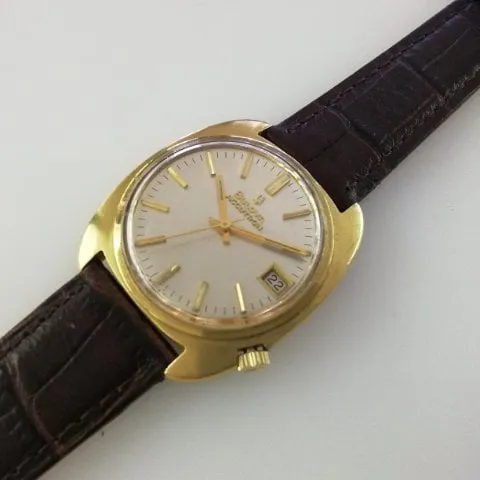 Bulova Accutron 836458 35mm Yellow gold