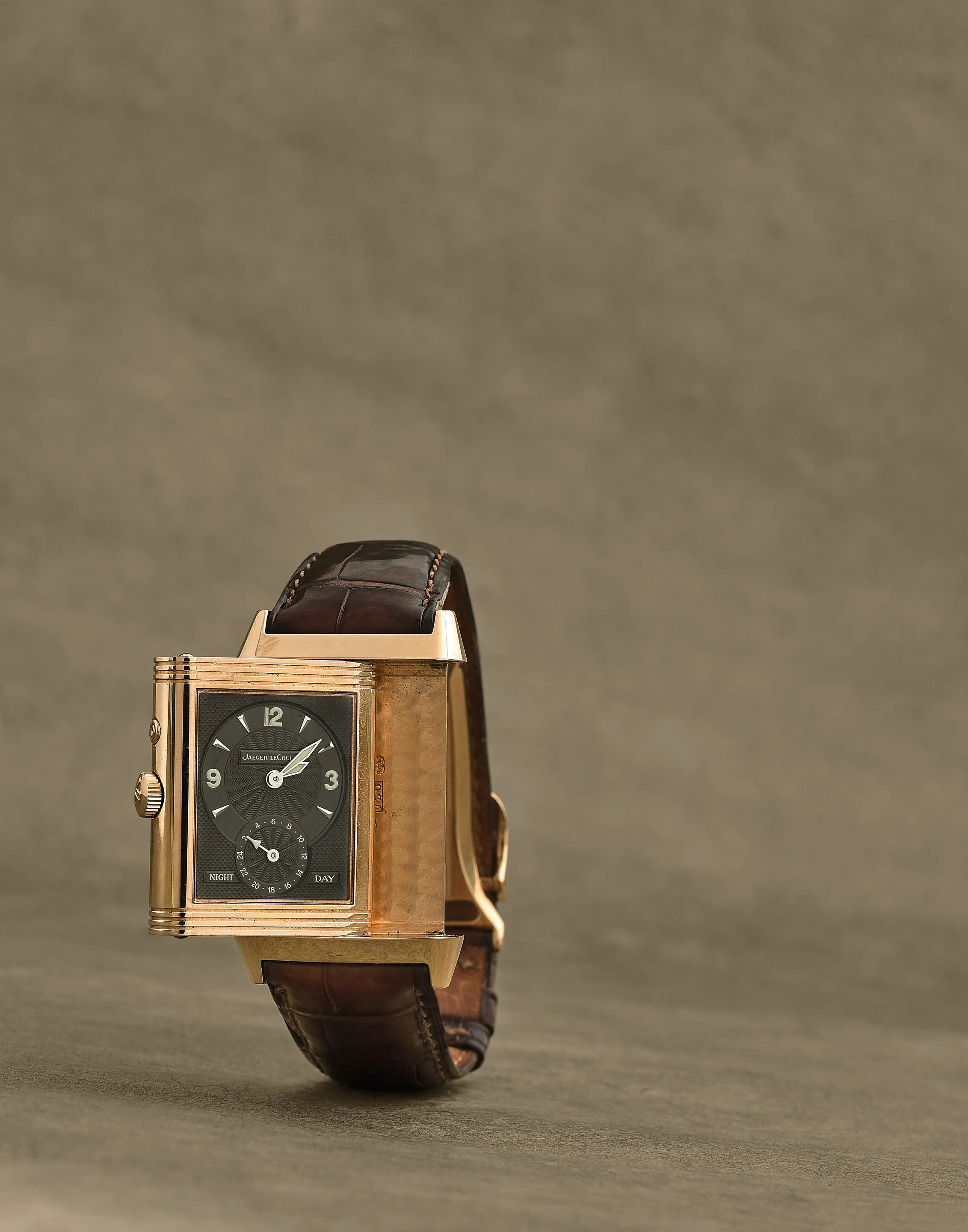 Jaeger-LeCoultre Reverso 270.3.54 26mm Rose gold Black 1