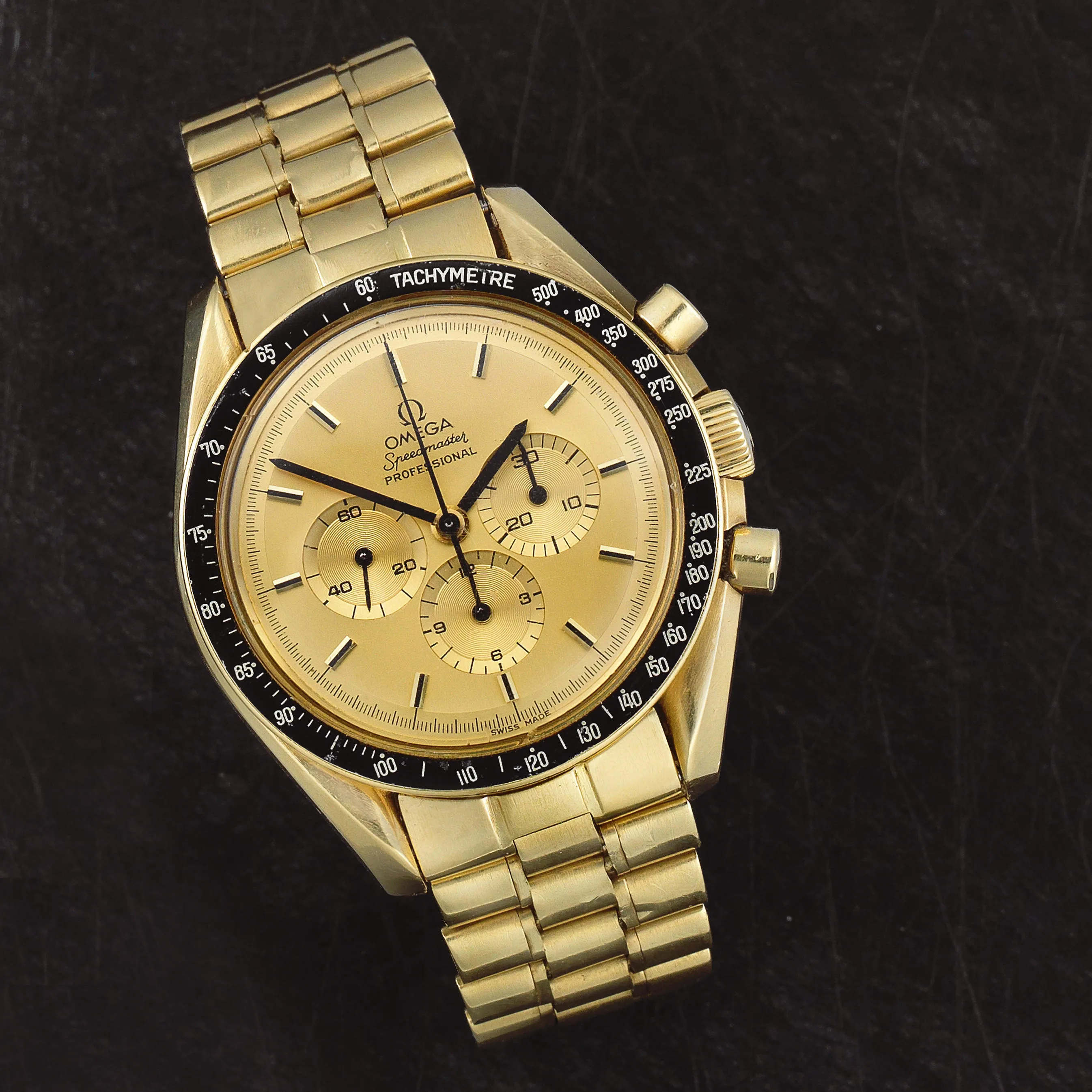 Omega Speedmaster Commemorating the Apollo XI 345.0802 41mm Yellow gold Champagne