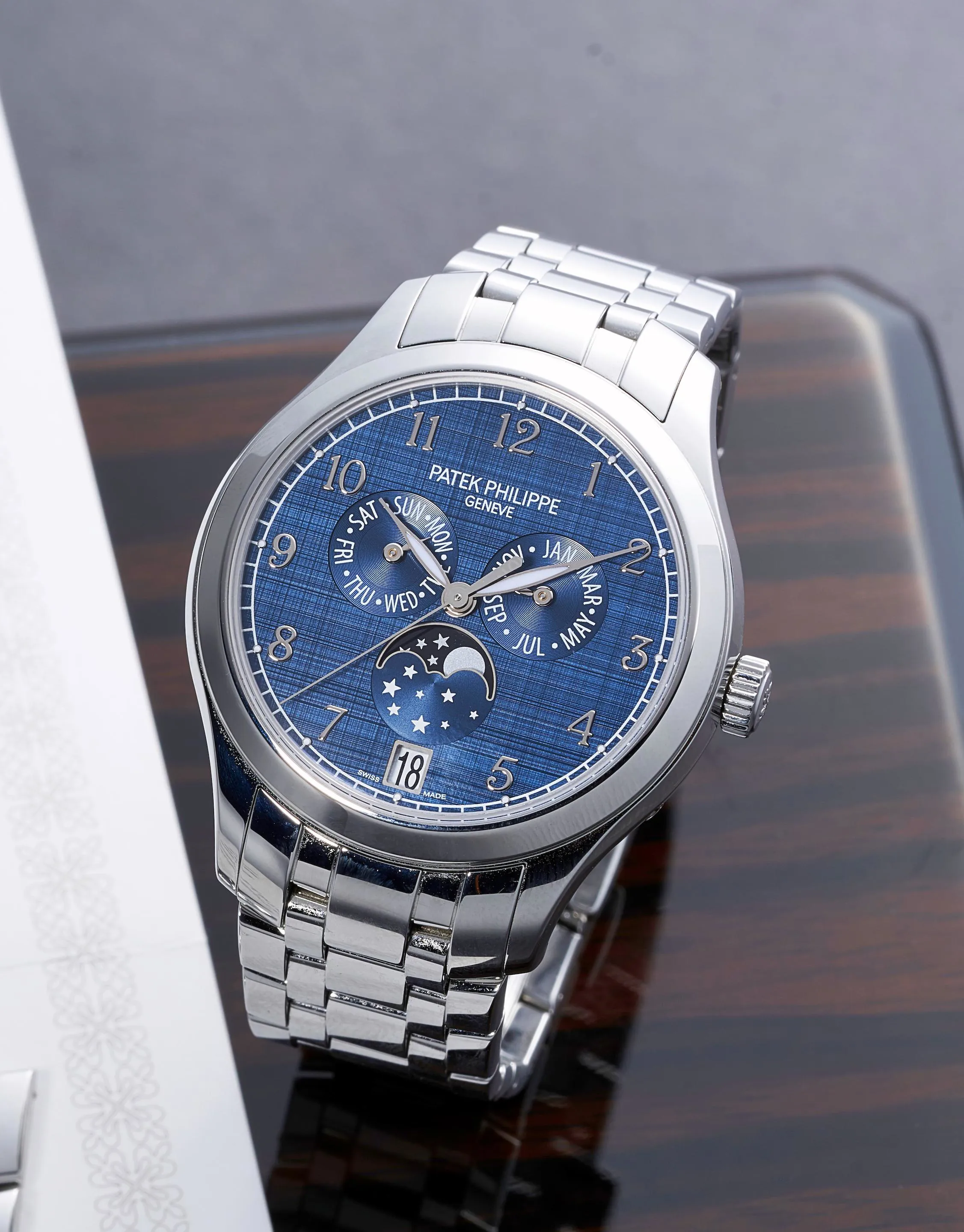 Patek Philippe Annual Calendar 4947/1A-001 38mm Stainless steel Blue