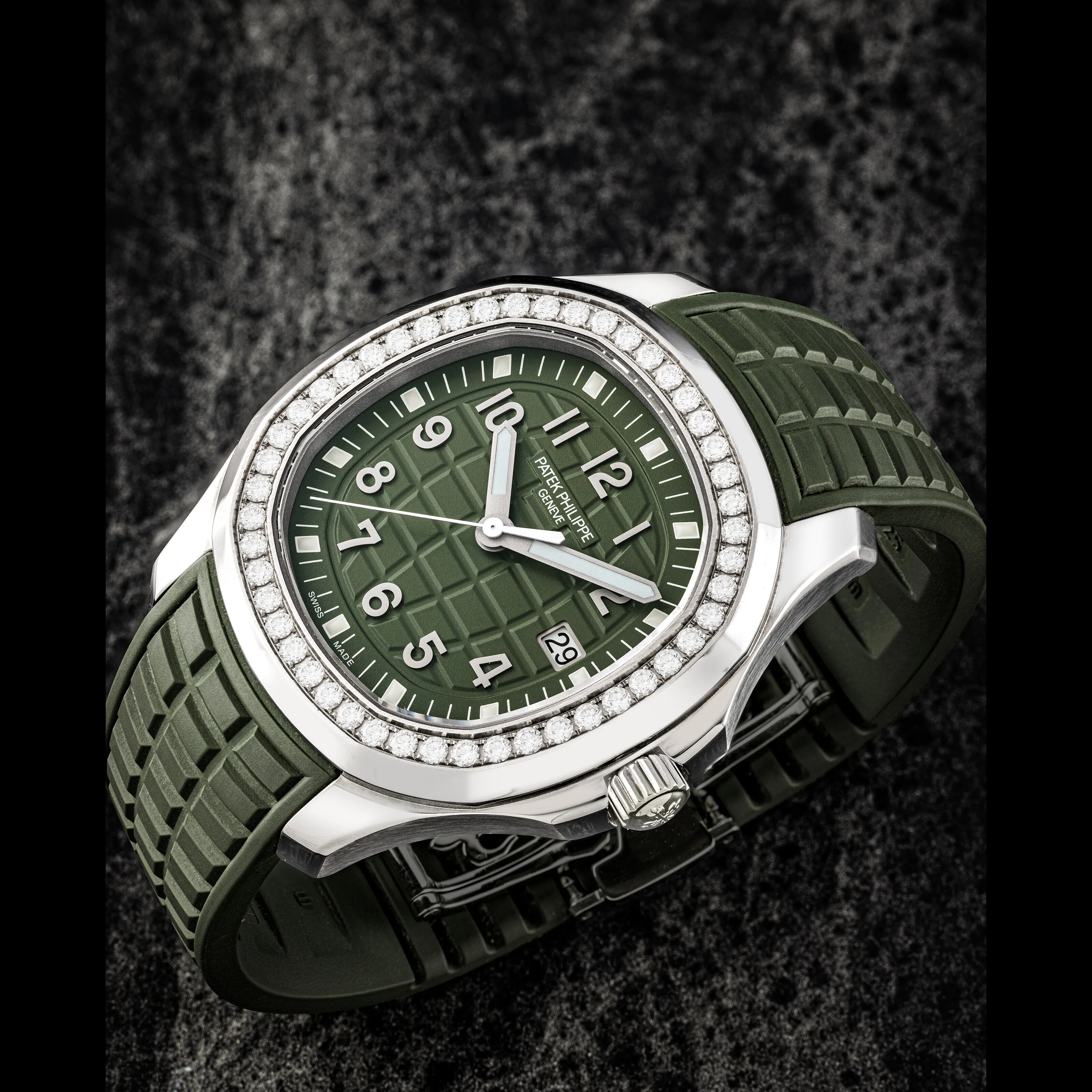 Patek Philippe Aquanaut 5267/200A 38.8mm Stainless steel Green