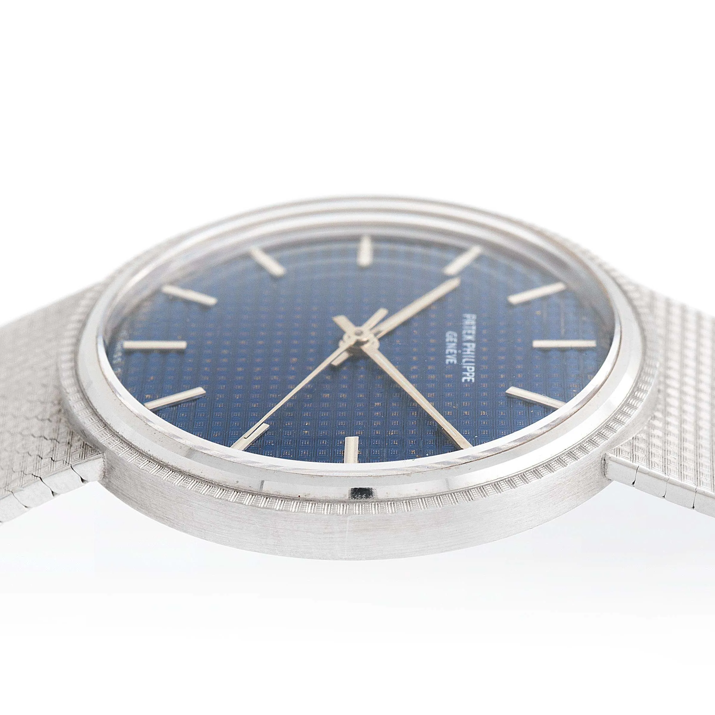 Patek Philippe Calatrava 3563 35mm White gold Blue 2