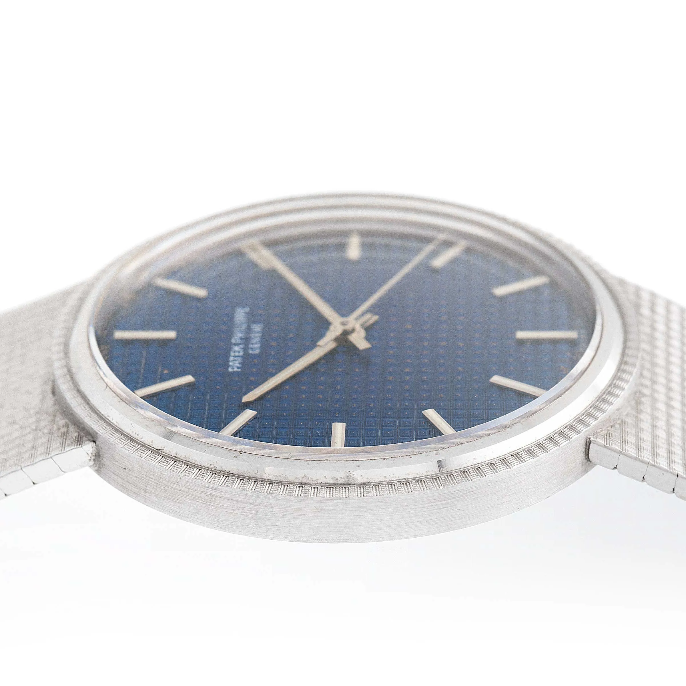 Patek Philippe Calatrava 3563 35mm White gold Blue 3