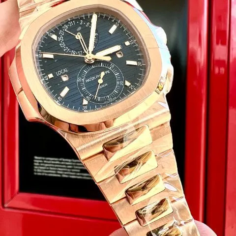 Patek Philippe Nautilus 5990/1R-001 40.5mm Rose gold Blue