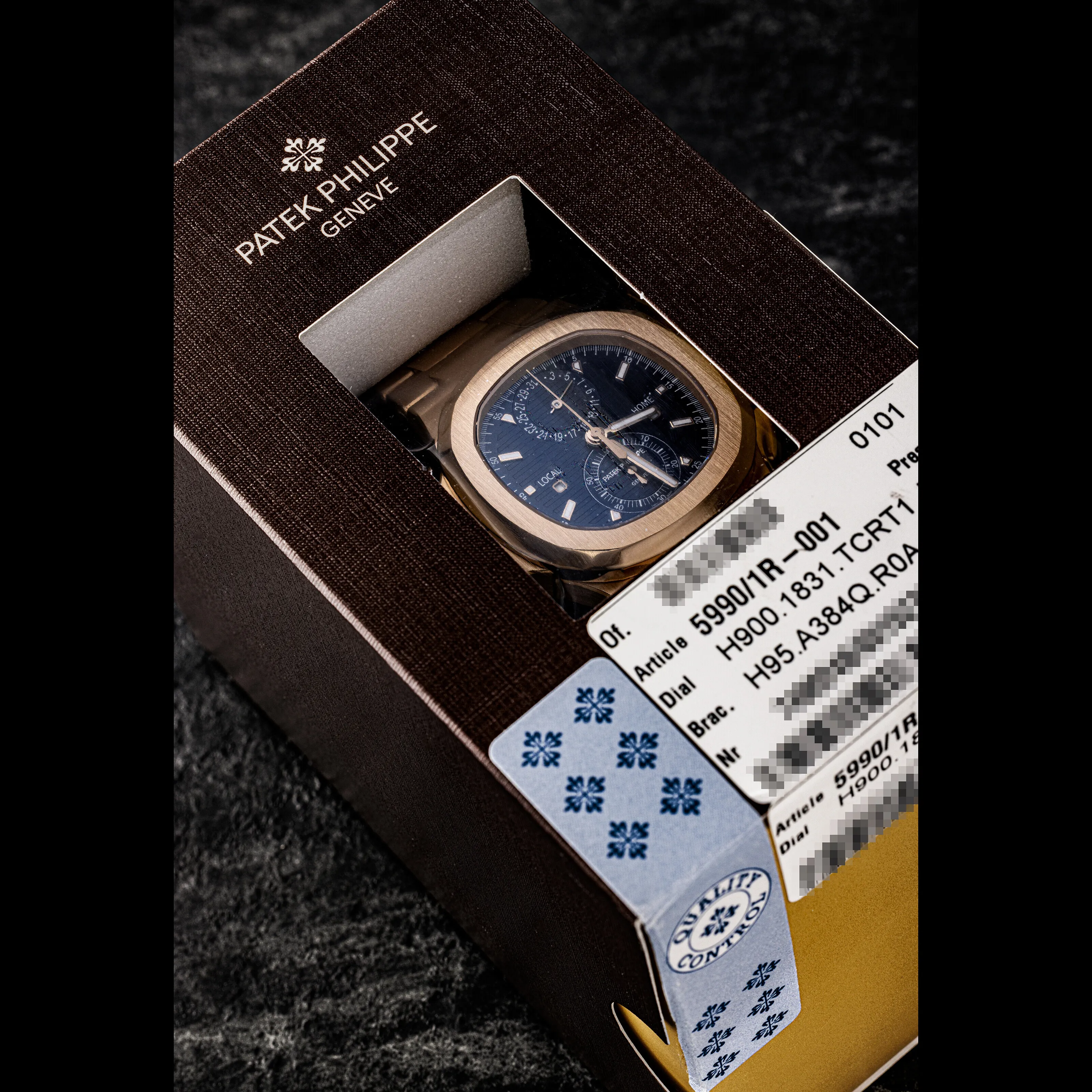 Patek Philippe Nautilus 5990/1R-001 40.5mm Rose gold Blue