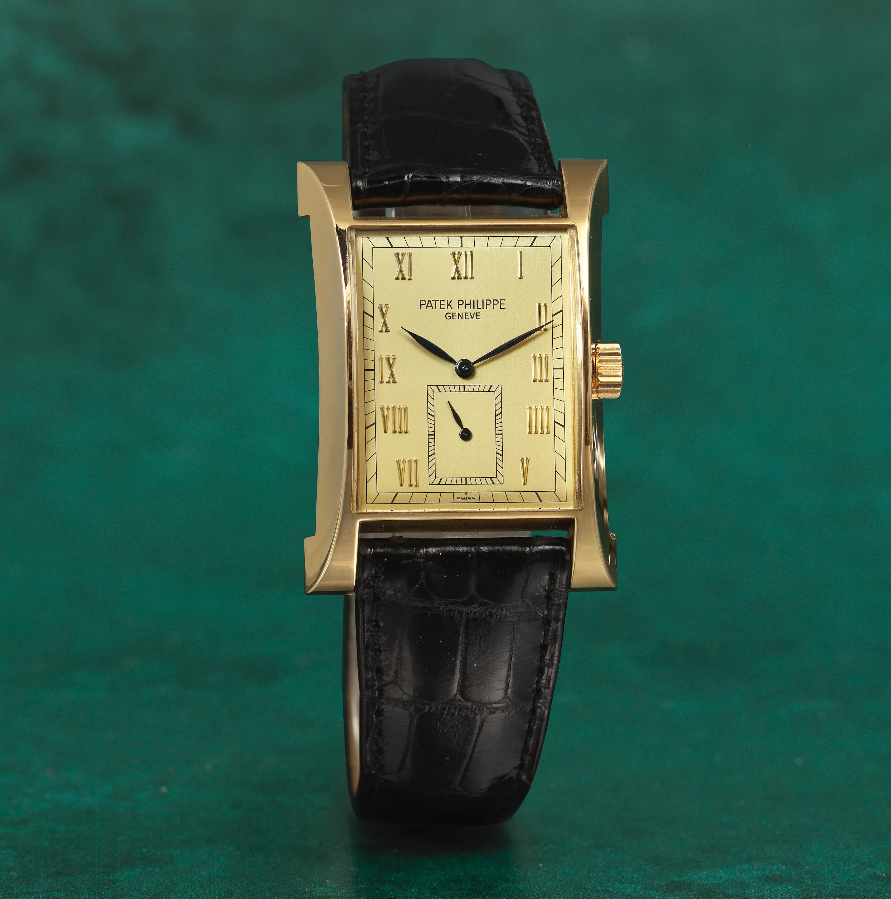 Patek Philippe Gondolo 5500J-001 26mm Yellow gold Champagne