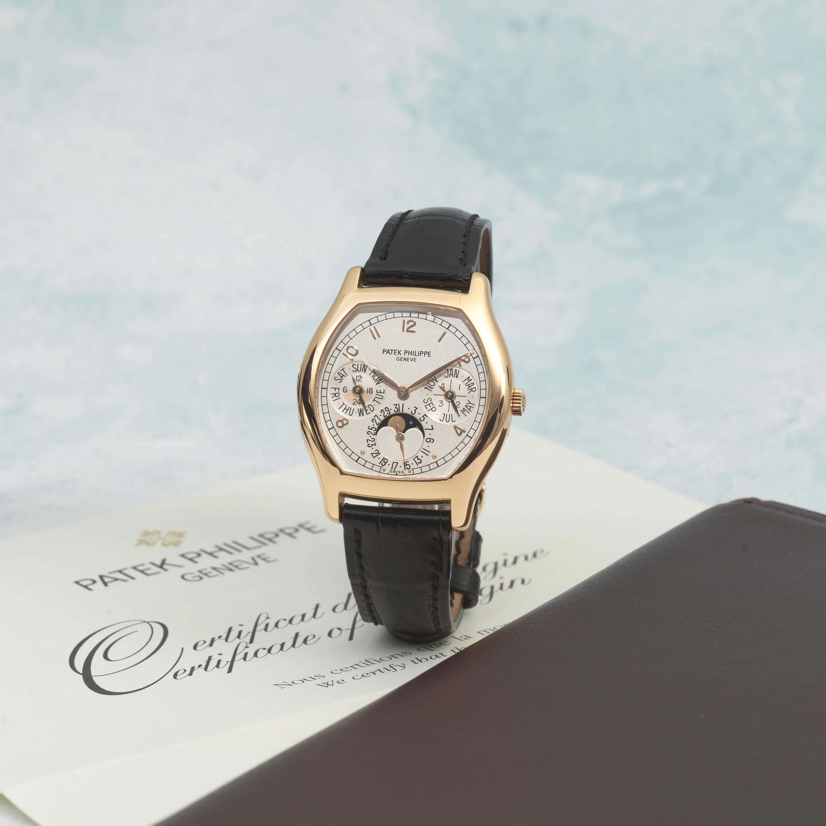 Patek Philippe Perpetual Calendar 5040R-016 35mm Rose gold Silver