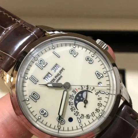 Patek Philippe Perpetual Calendar 5320G-001 40mm White gold Beige