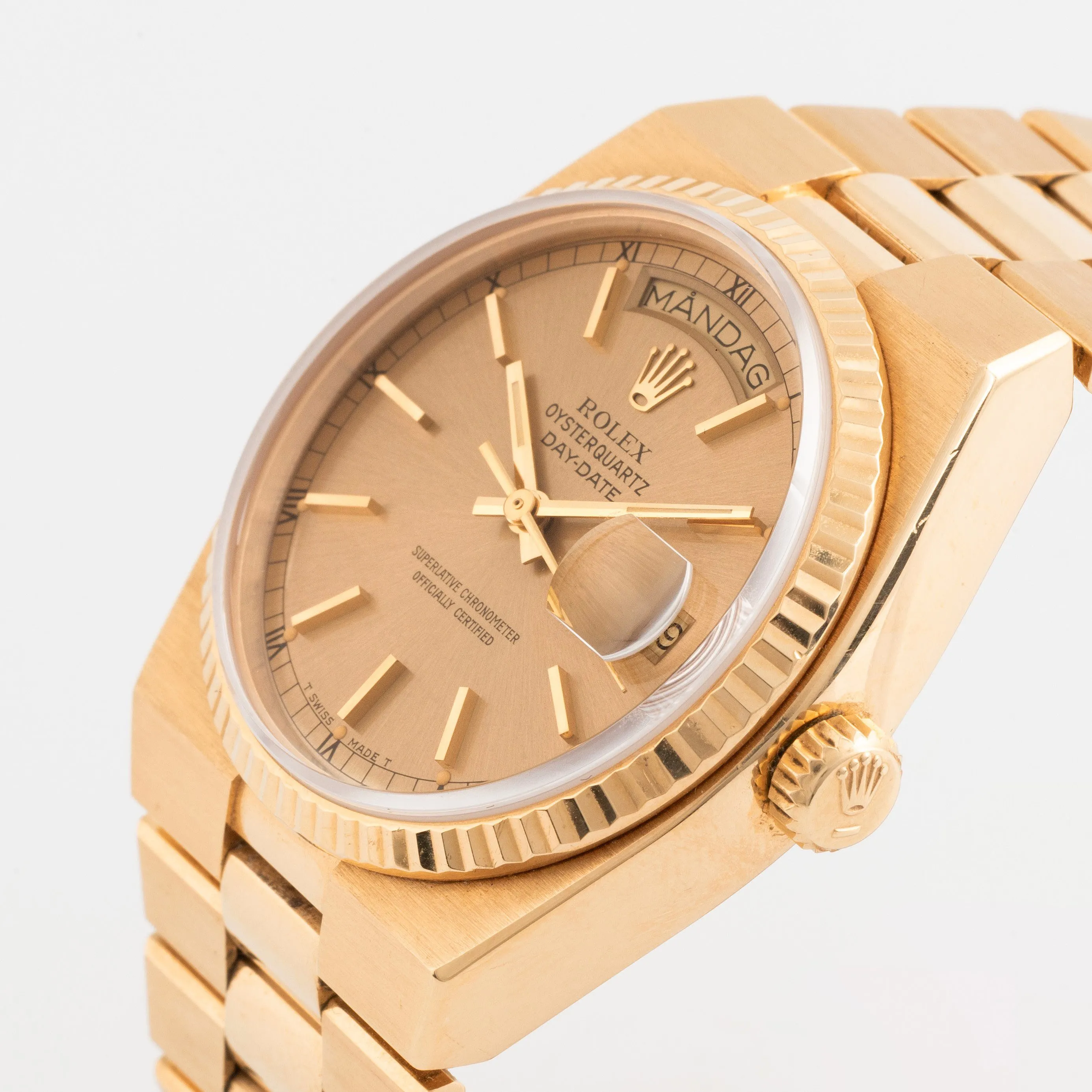 Rolex Day-Date Oysterquartz 19018 36mm Yellow gold Champagne 1