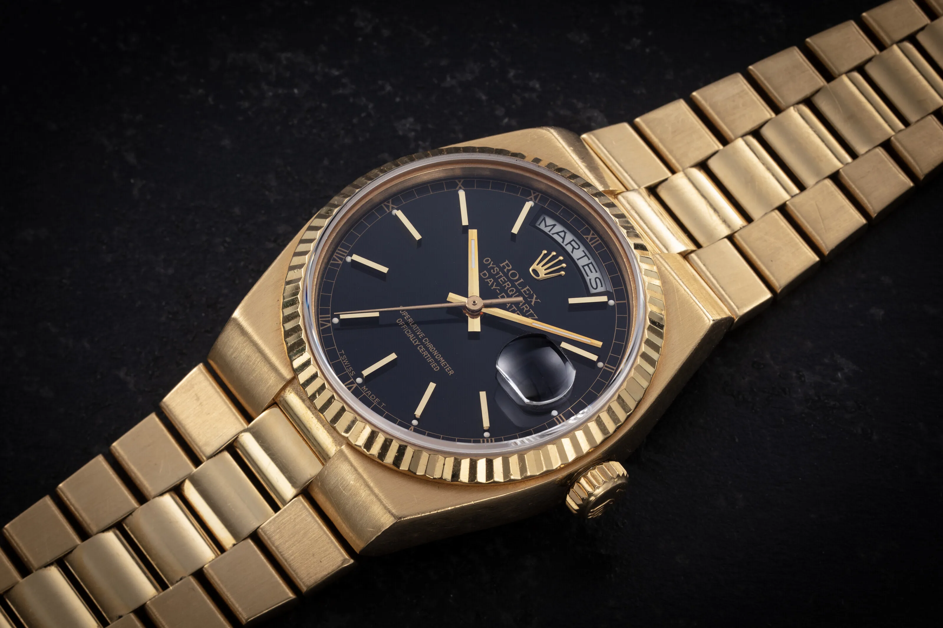 Rolex Day-Date Oysterquartz 19018 37mm Yellow gold Black