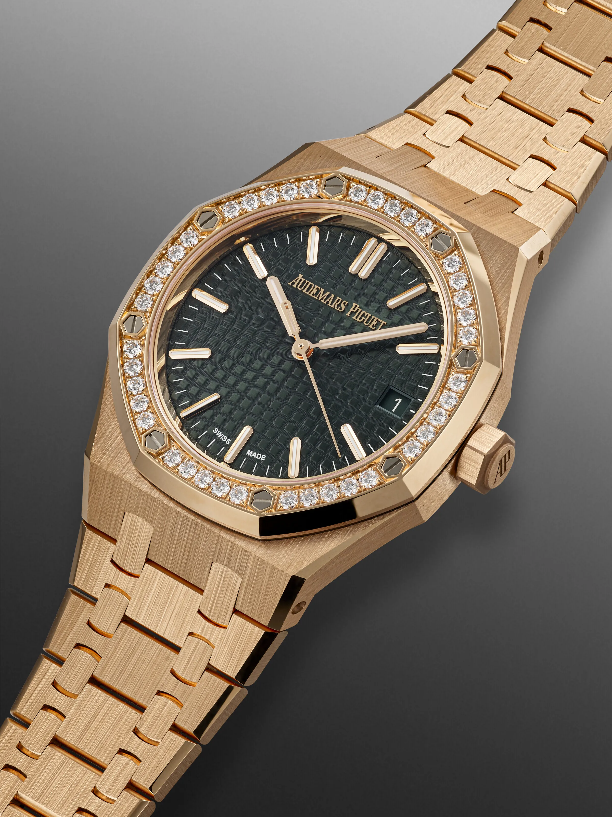 Audemars Piguet Royal Oak 15551OR 37mm Rose gold Green 1