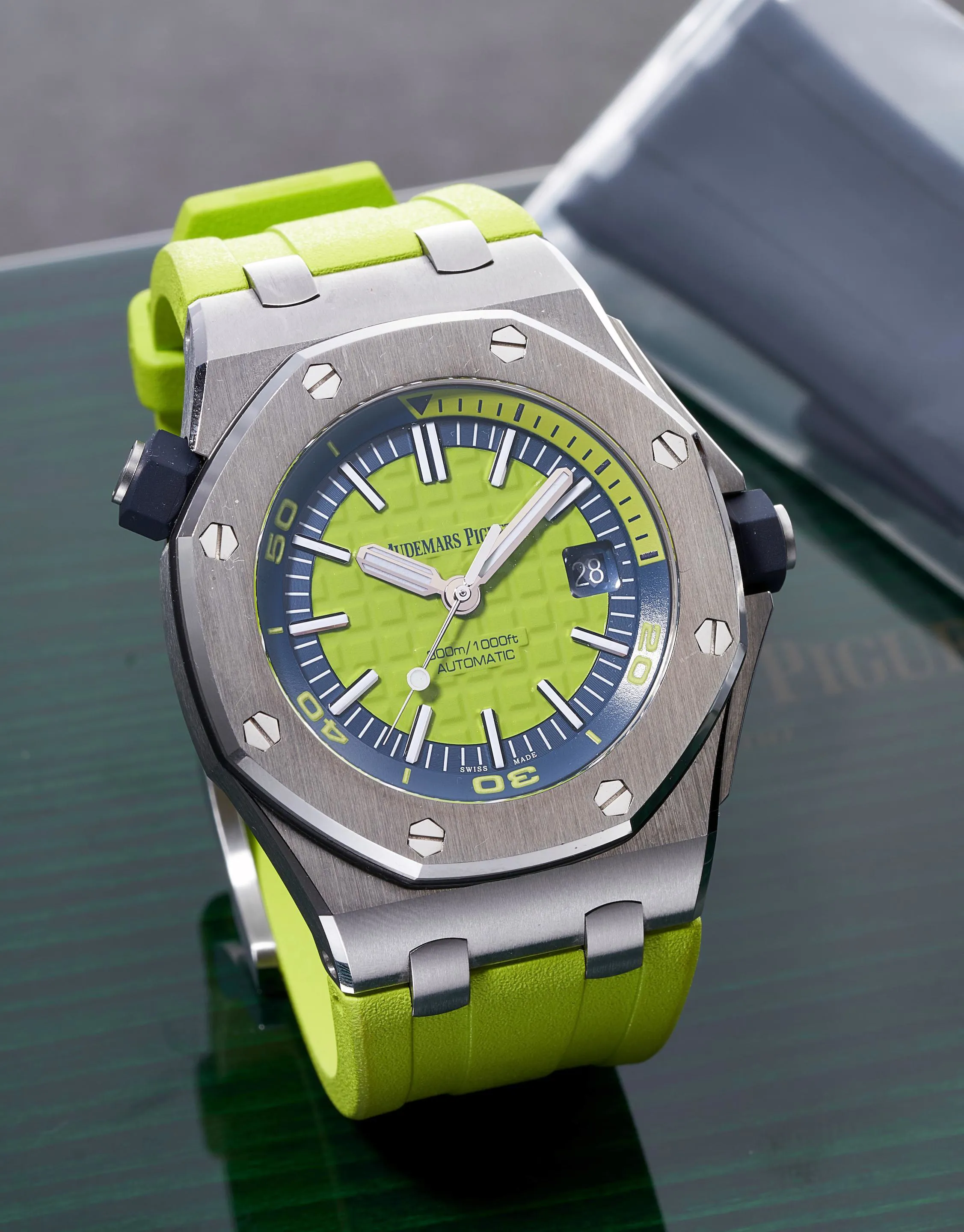 Audemars Piguet Royal Oak Offshore Diver 15710ST 42mm Stainless steel Green