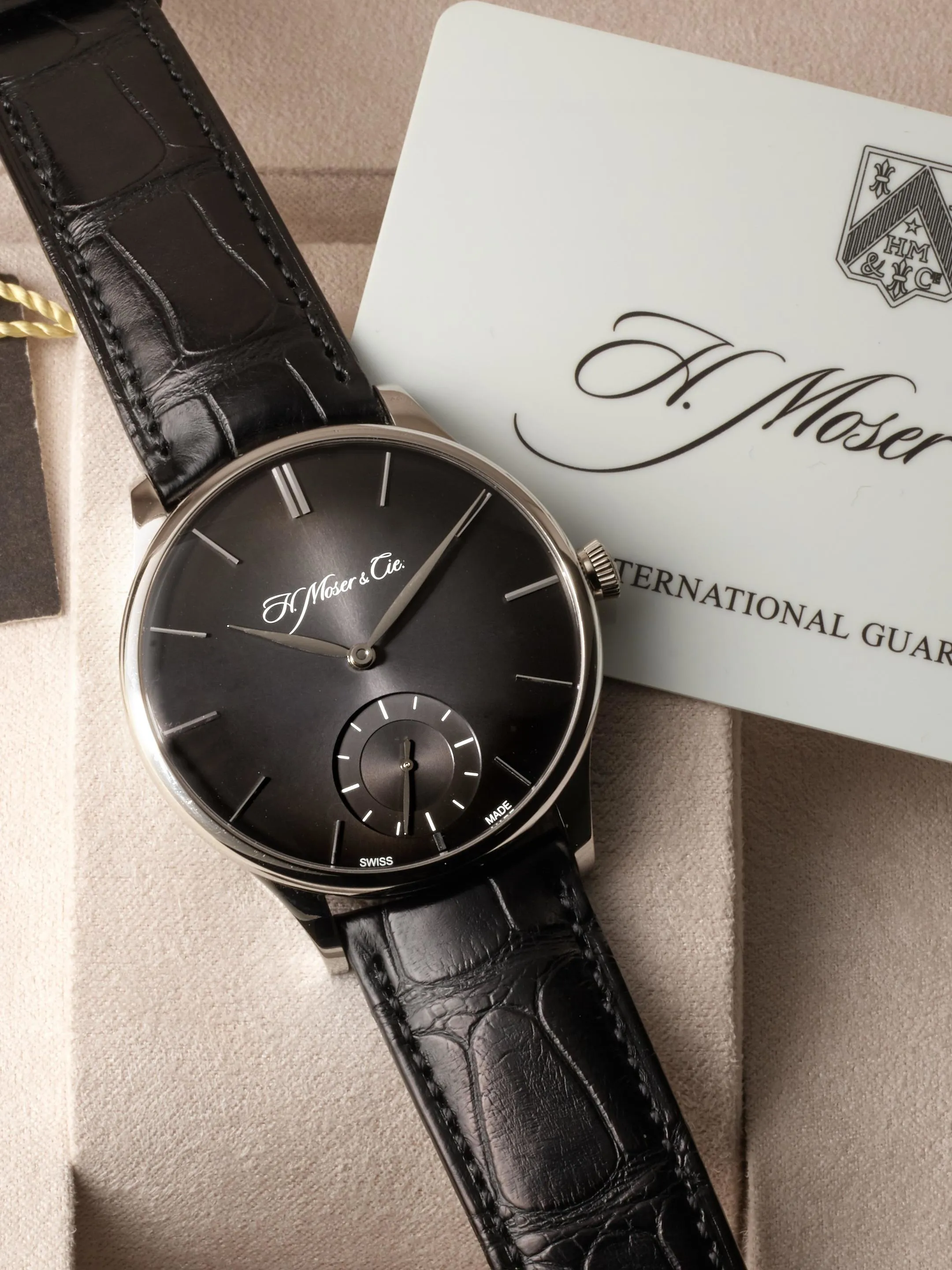 H. Moser & Cie. Venturer 2327-0201 39mm White gold Gray