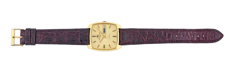 Jaeger-LeCoultre Club nullmm Yellow gold Champagne