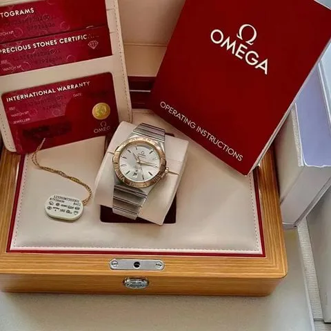 Omega Constellation 123.25.38.22.02.001 38mm Yellow gold and Stainless steel Silver