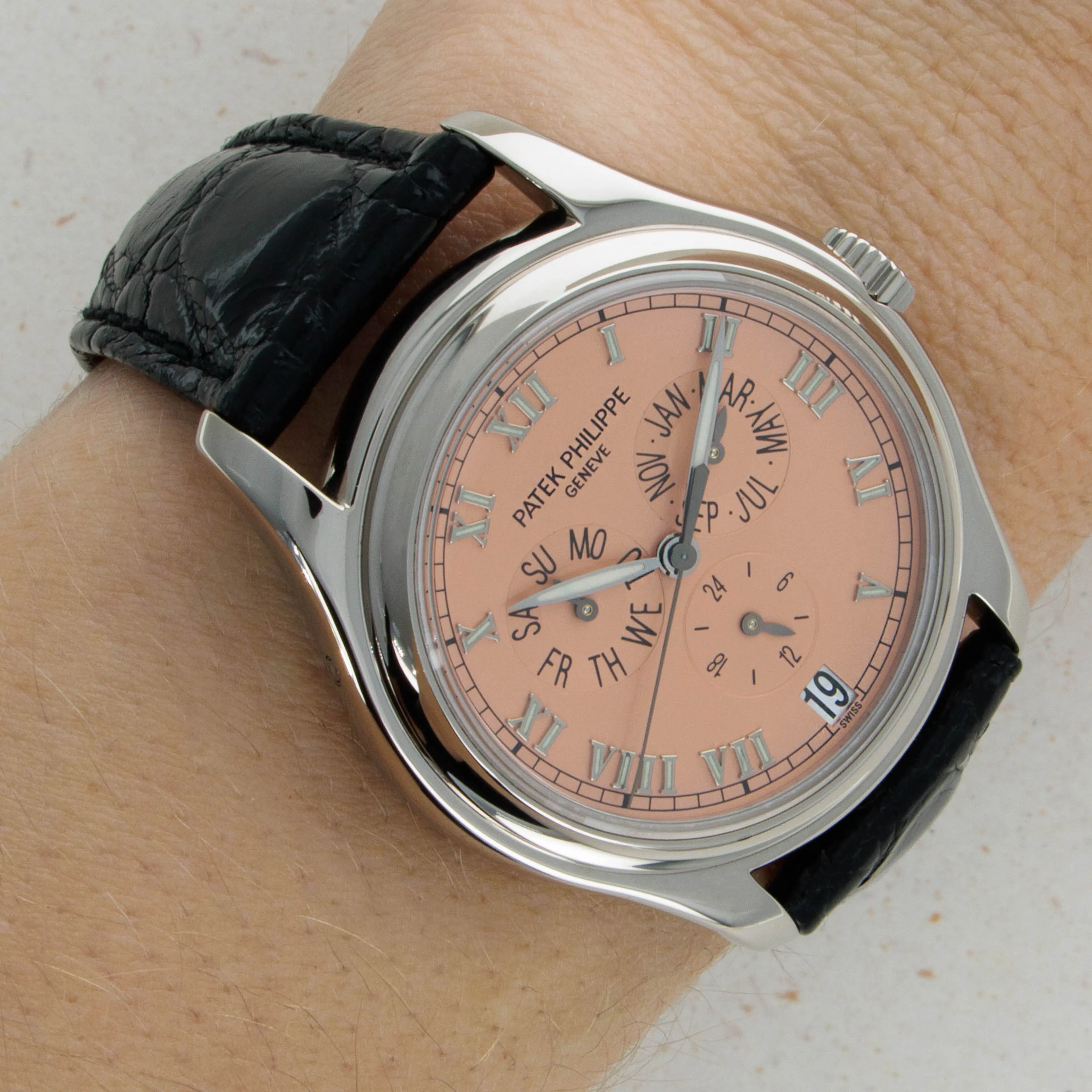 Patek Philippe Annual Calendar 5035G 37mm White gold Salmon 17