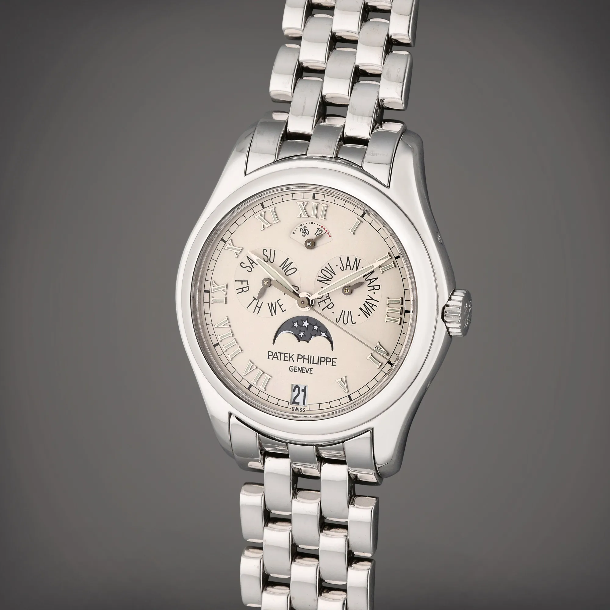 Patek Philippe Annual Calendar 5036/1G 37mm White gold White