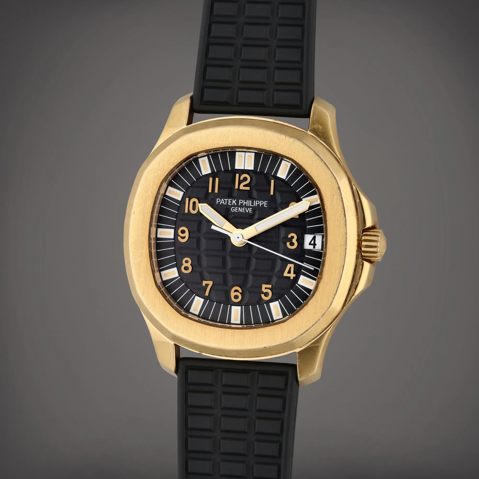 Patek Philippe Aquanaut 5065 J 38mm Yellow gold Black