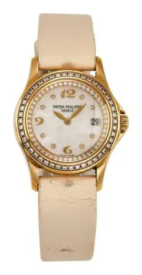 Patek Philippe Calatrava 4906/200J 28mm Yellow gold Mother-of-pearl