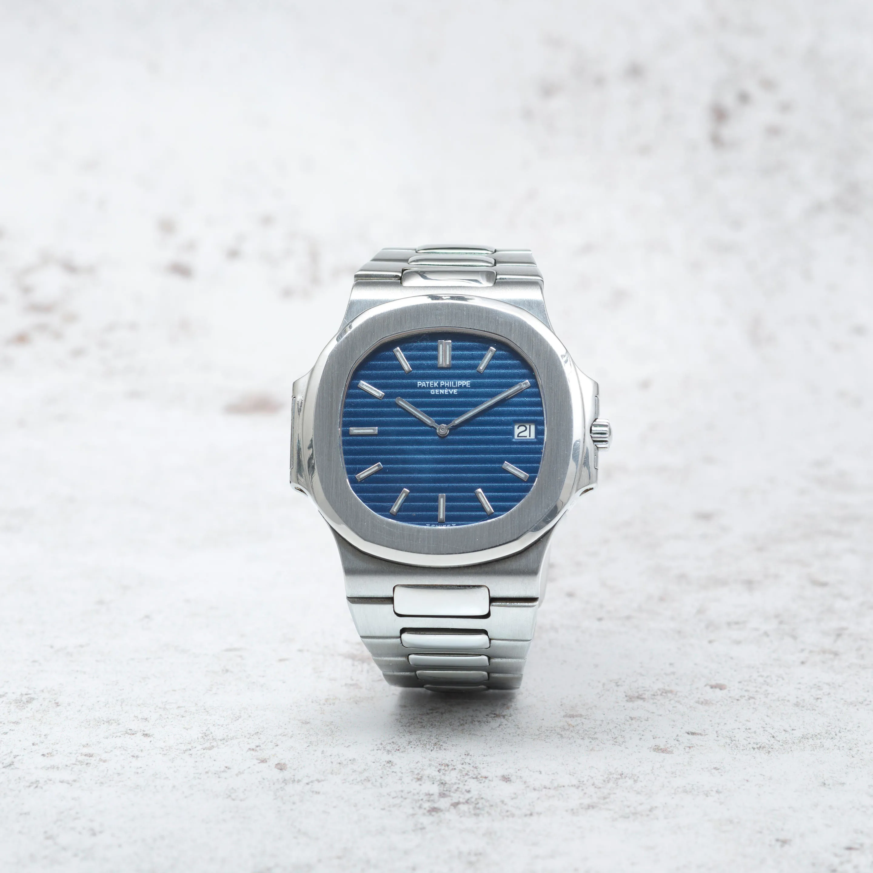 Patek Philippe Nautilus 3700/1 40mm Stainless steel Blue