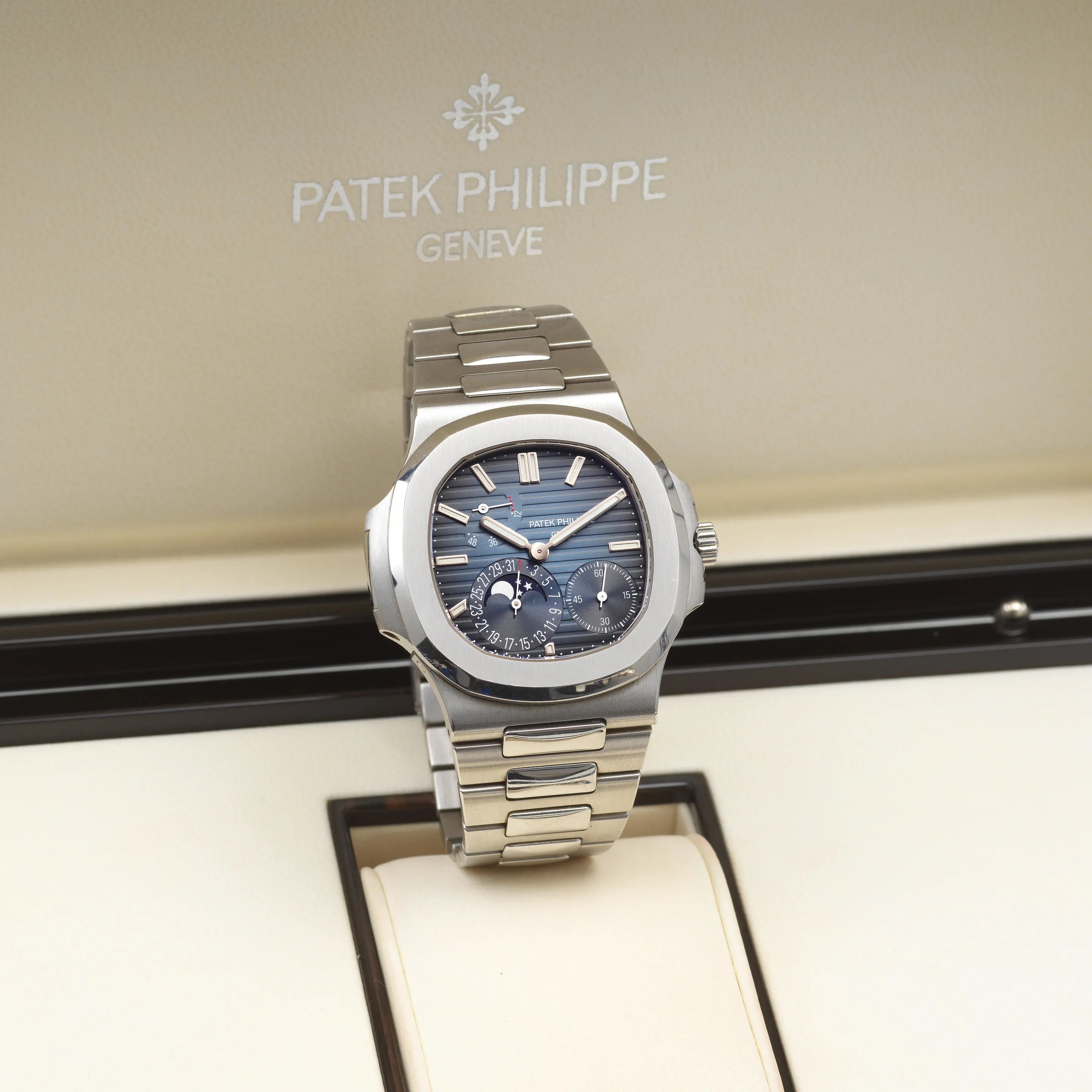 Patek Philippe Nautilus Moonphase 5712/1A-001 40mm Stainless steel Blue