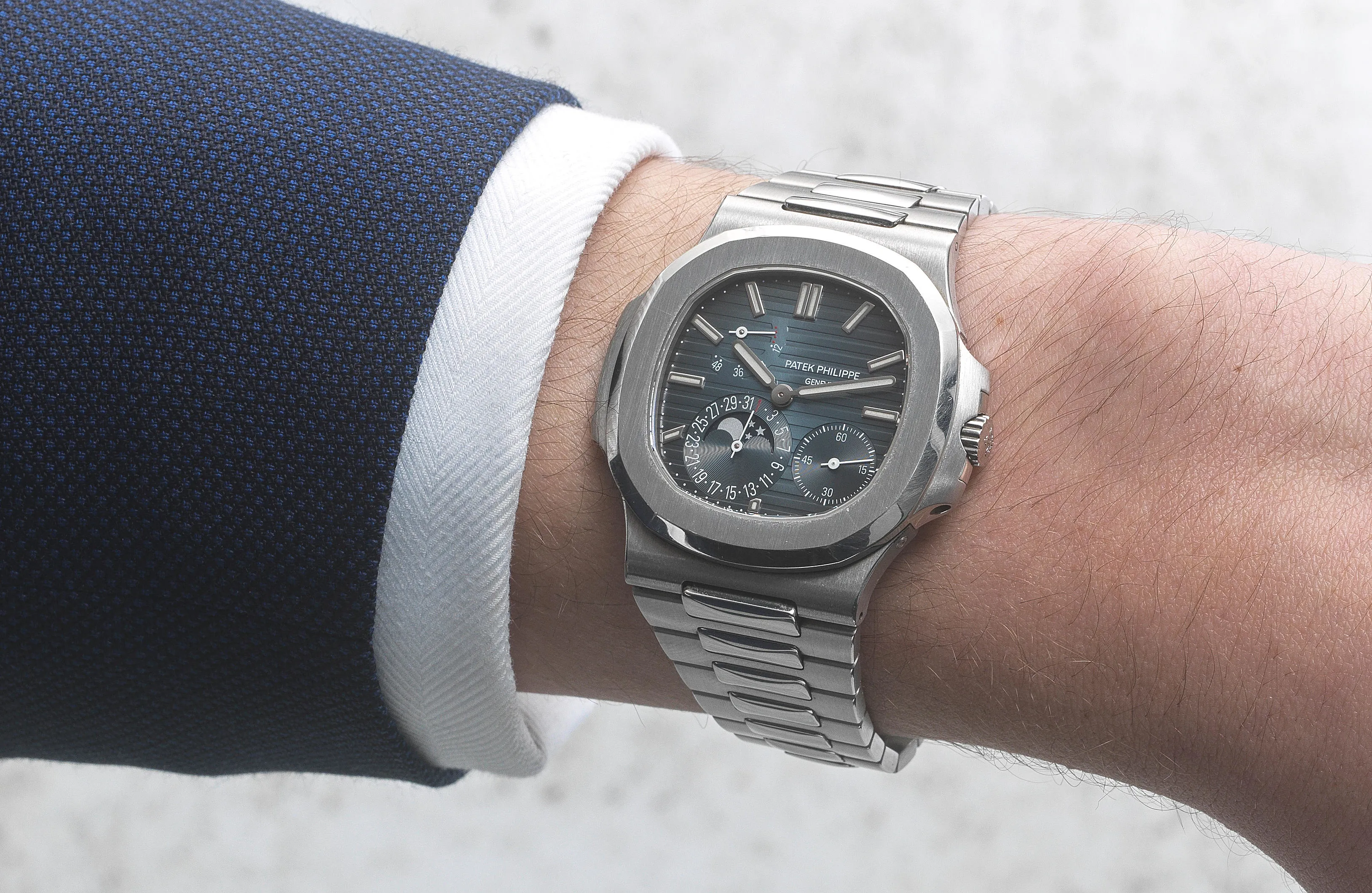 Patek Philippe Nautilus Moonphase 5712/1A-001 40mm Stainless steel Blue 1