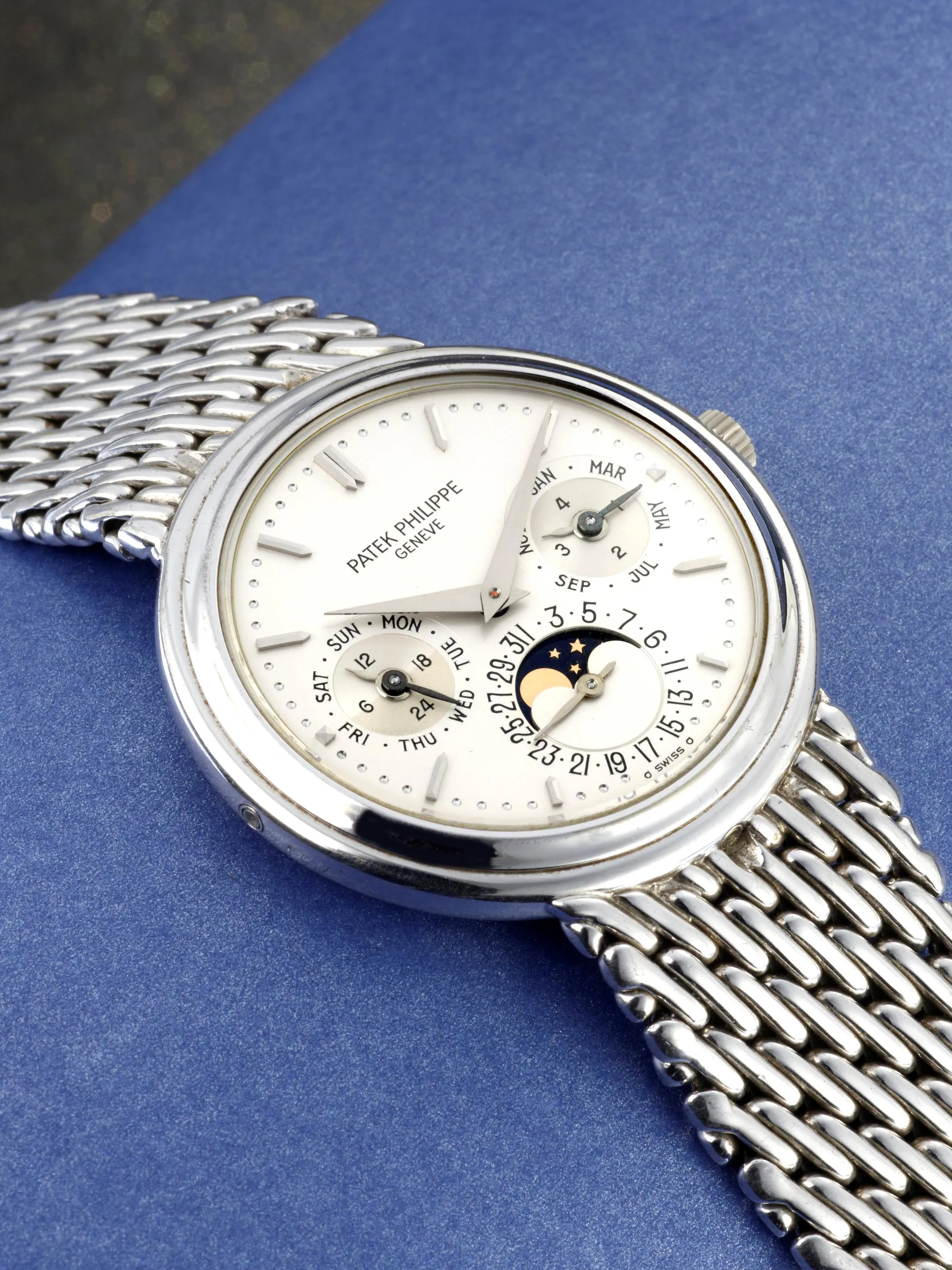 Patek Philippe Perpetual Calendar 3945/1G 36mm White gold Silver