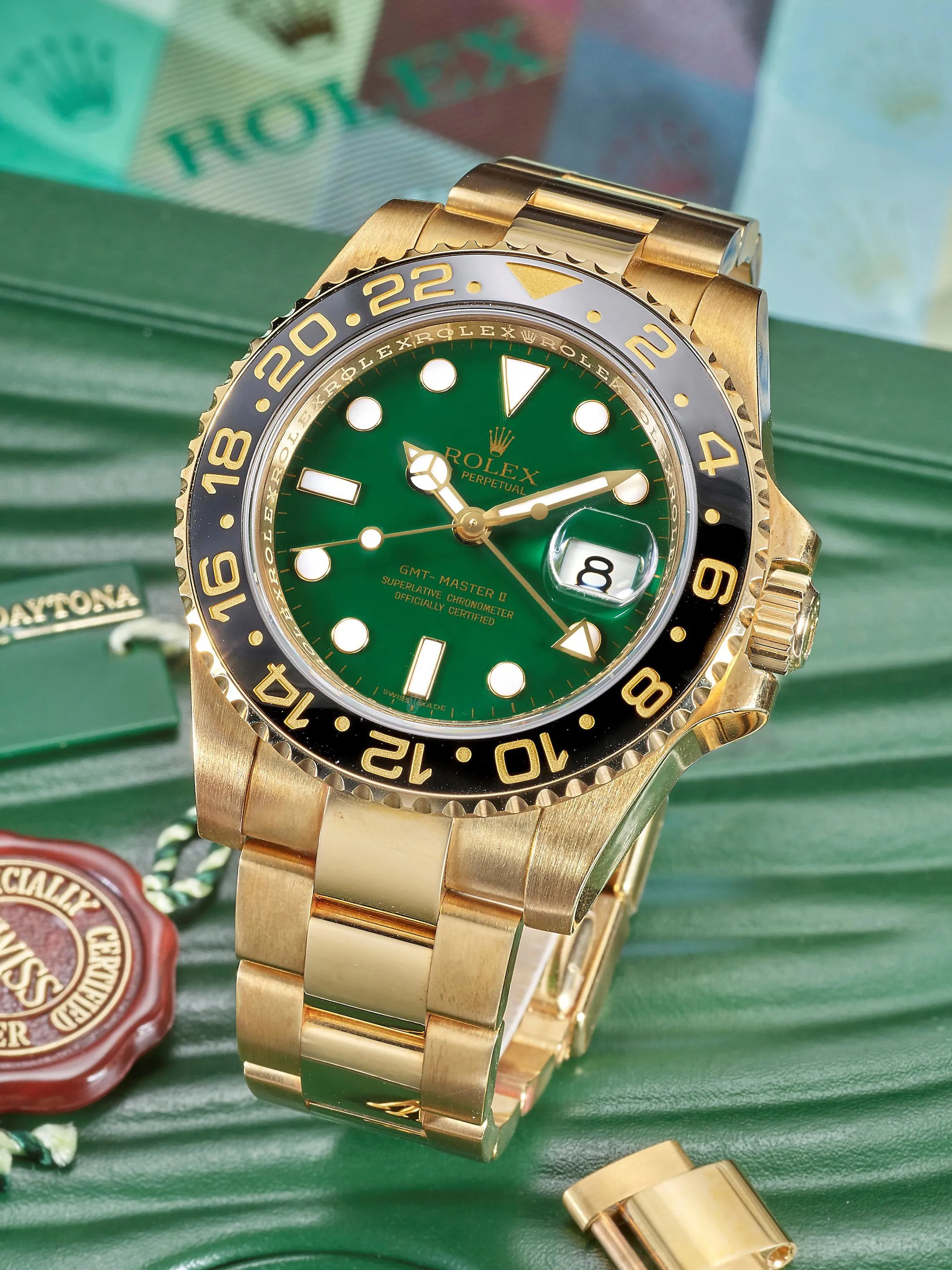 Rolex GMT-Master II 116718LN 40mm Yellow gold Green