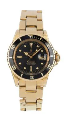 Rolex Submariner 1680 39mm Yellow gold Black