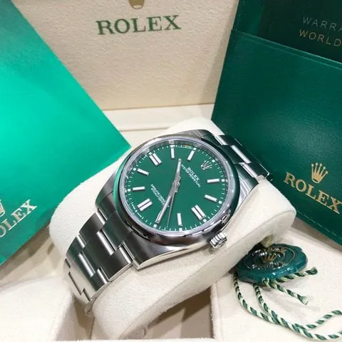 Rolex Oyster Perpetual 41 124300 41mm Steel Green