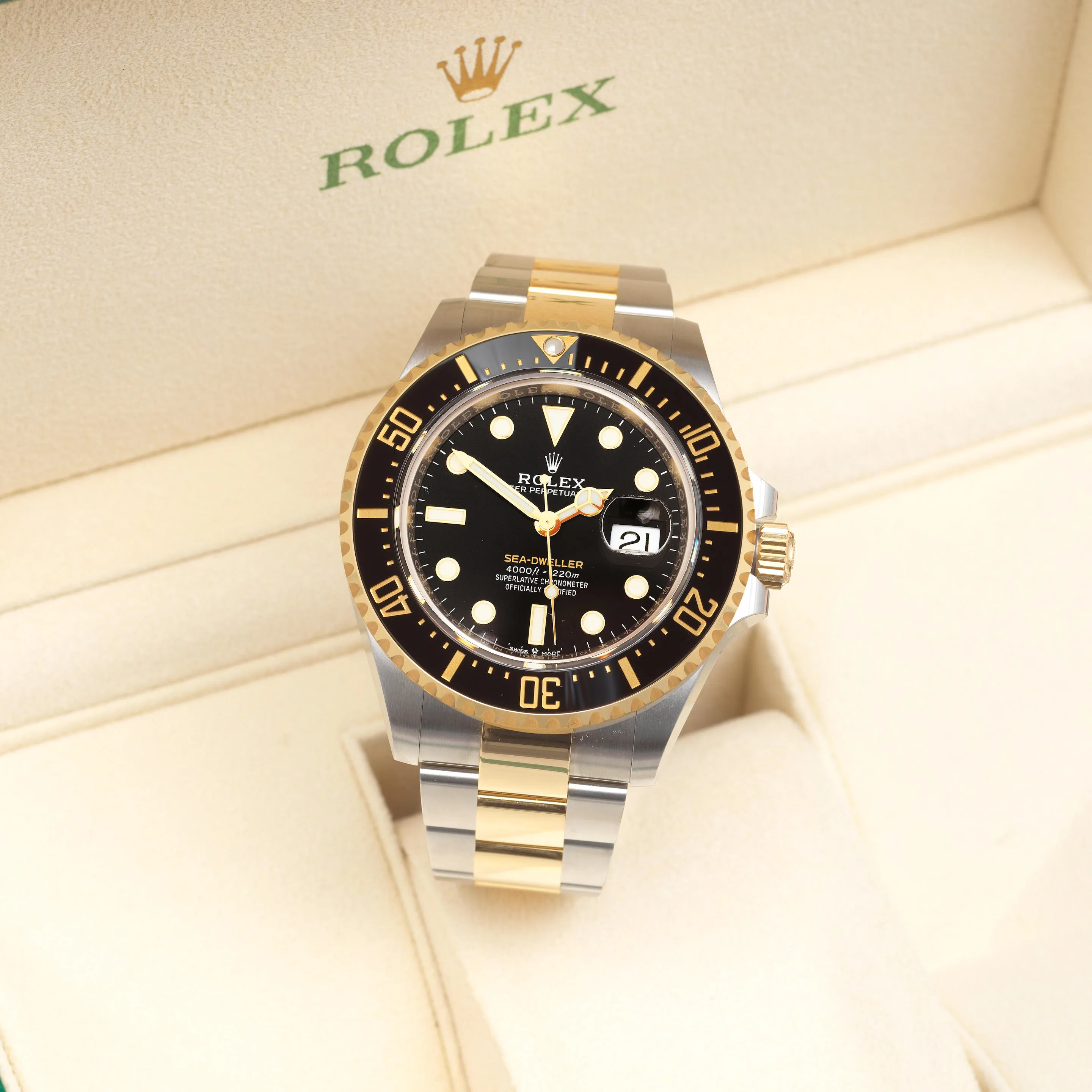 Rolex Sea-Dweller 126603 43mm Yellow gold Black