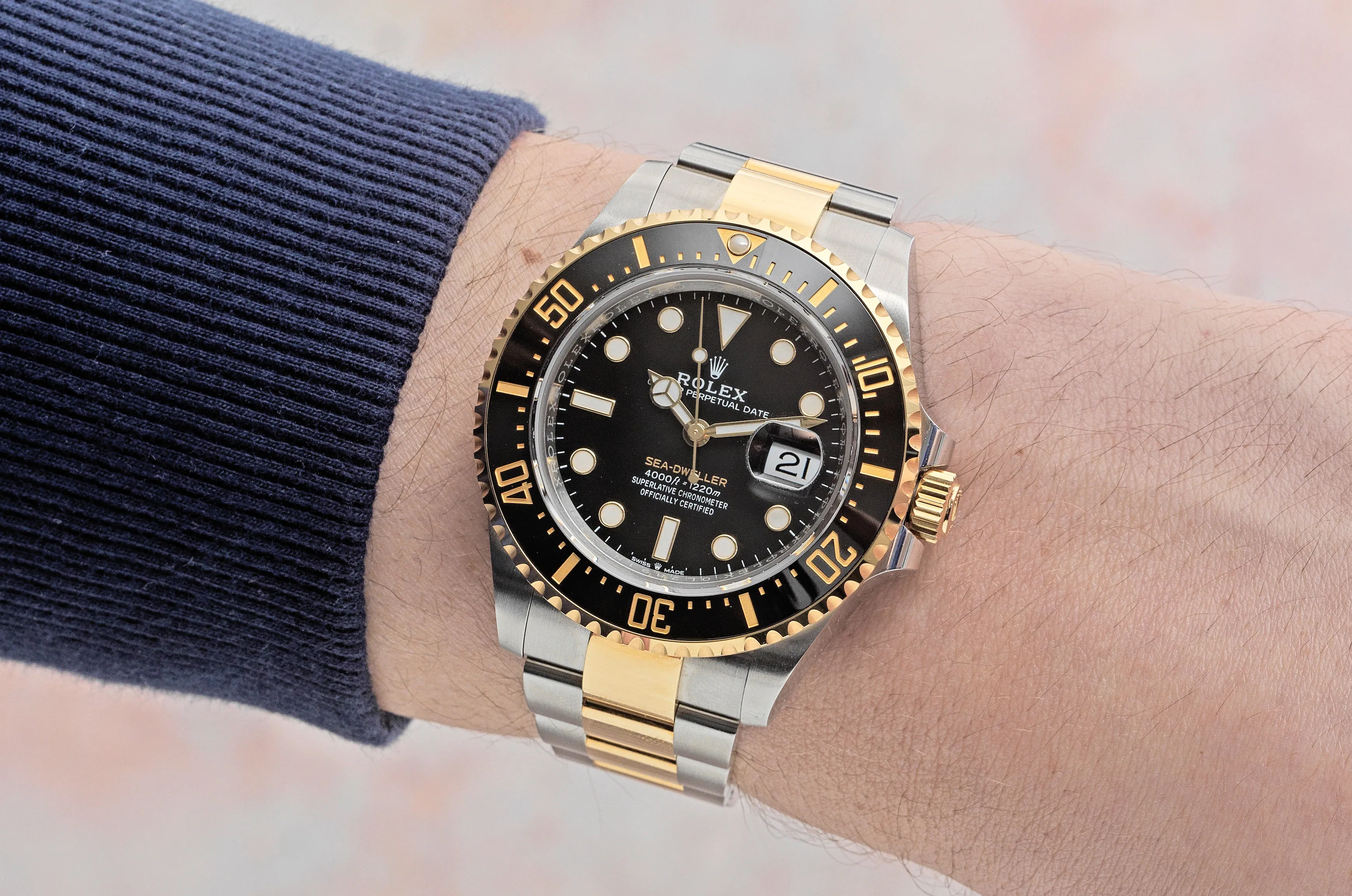 Rolex Sea-Dweller 126603 43mm Yellow gold Black 1