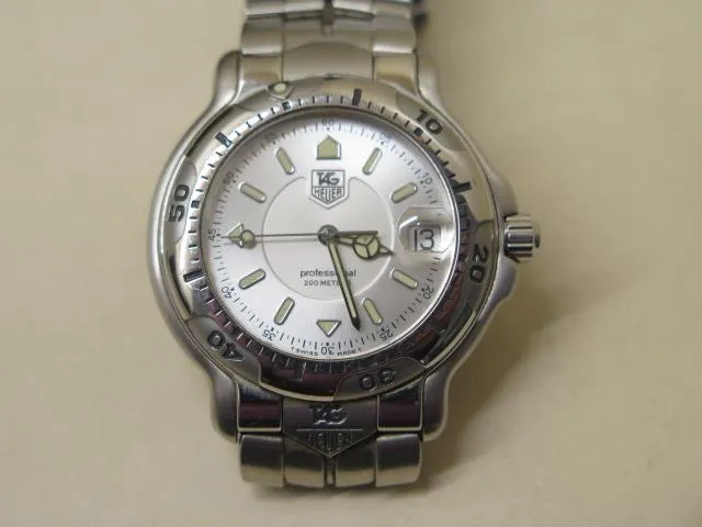 TAG Heuer Professional 35mm Stainless steel White
