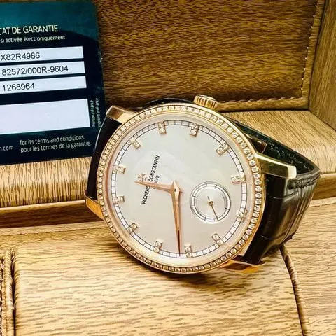 Vacheron Constantin Traditionnelle 82572/000R-9604 Rose gold Silver