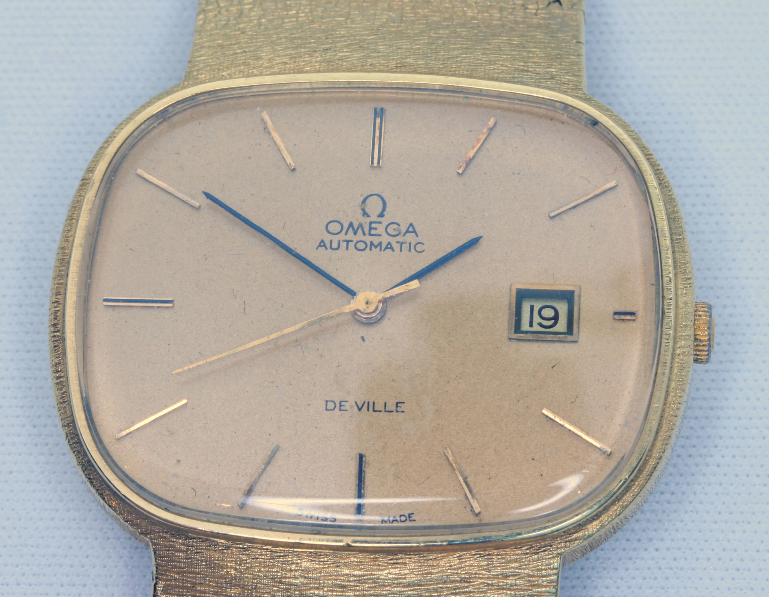 Omega De Ville 38mm Yellow gold Champagne