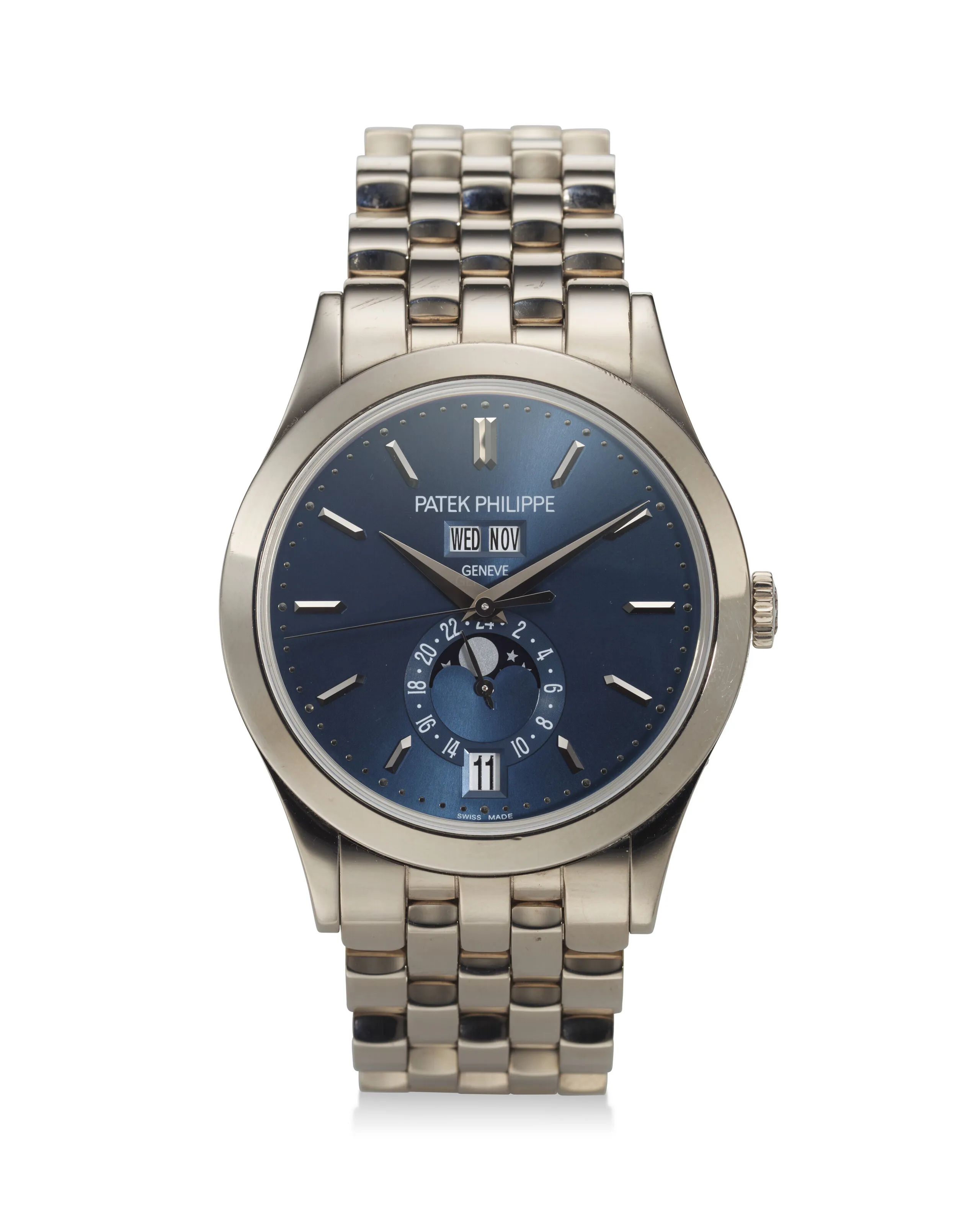 Patek Philippe Annual Calendar 5396/1G-001 38.5mm White gold Blue