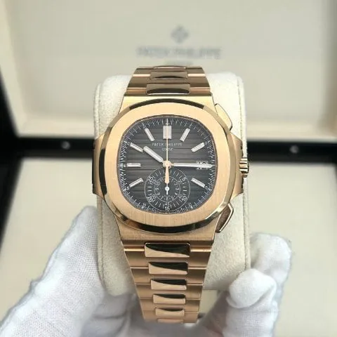 Patek Philippe Nautilus 5980/1R-001 40.5mm Rose gold Black