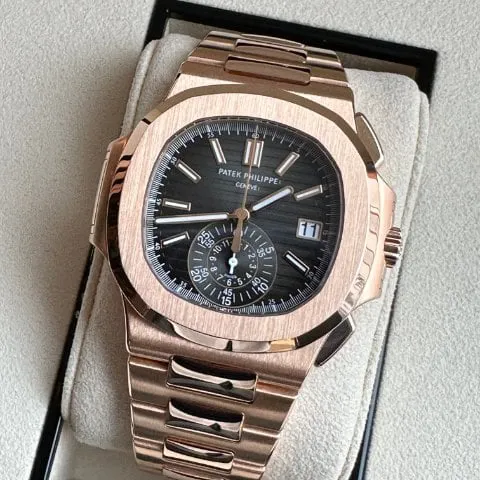 Patek Philippe Nautilus 5980/1R-001 40.5mm Rose gold Black