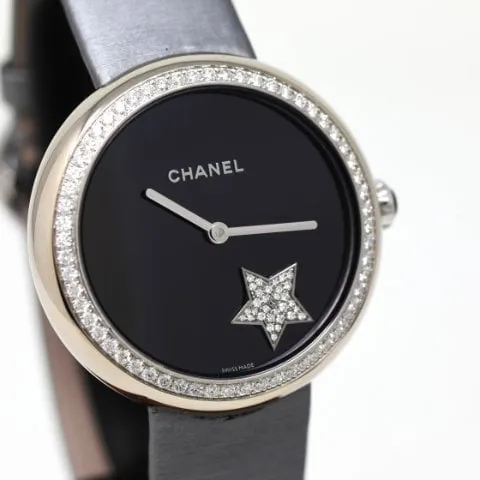 Chanel Mademoiselle H2928 37.5mm White gold Black