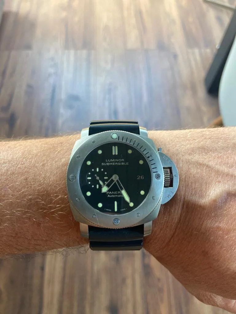 Panerai Submersible PAM 00305 47mm Titanium Black 2