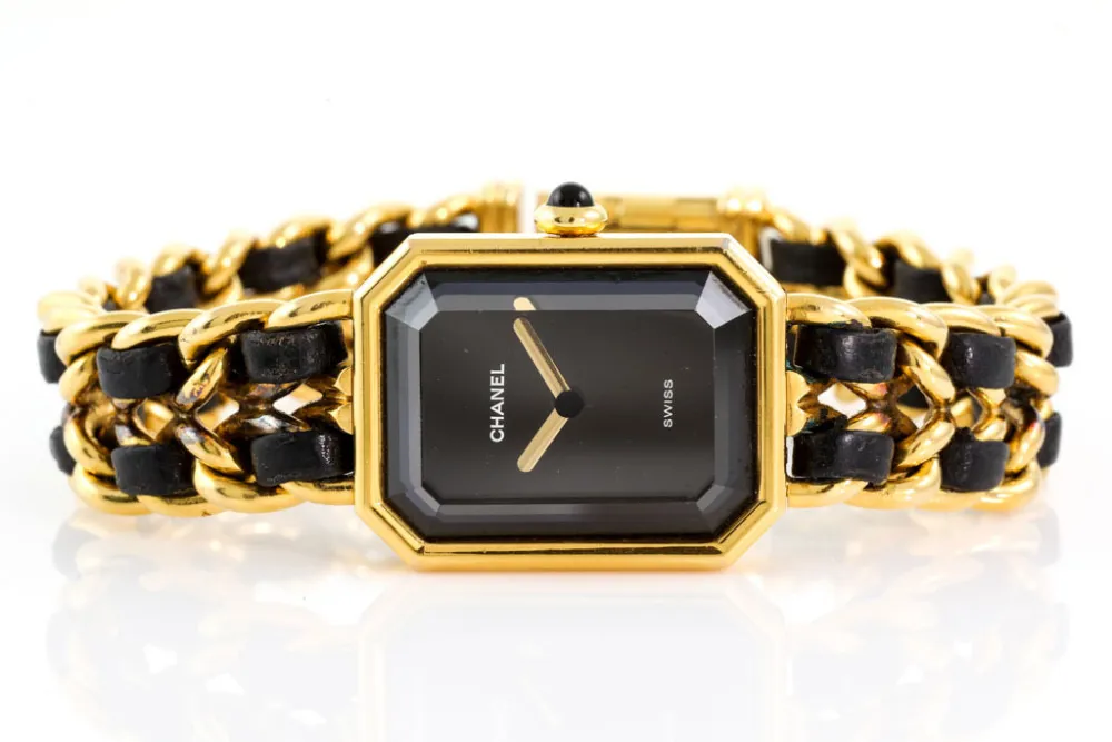 Chanel H0001 25mm Gold-plated Black