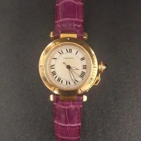 Cartier Pasha 1035 35mm Yellow gold Mother-of-pearl