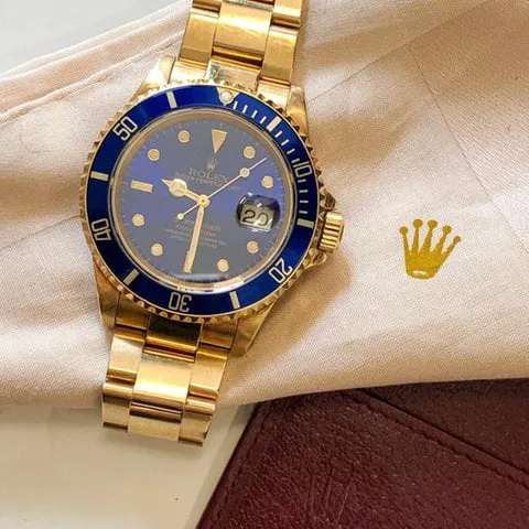 Rolex Submariner 16618 40mm Yellow gold Blue