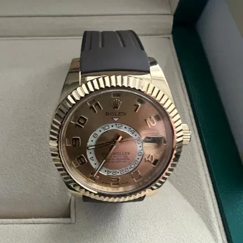 Rolex Sky-Dweller 326238 42mm Yellow gold Champagne