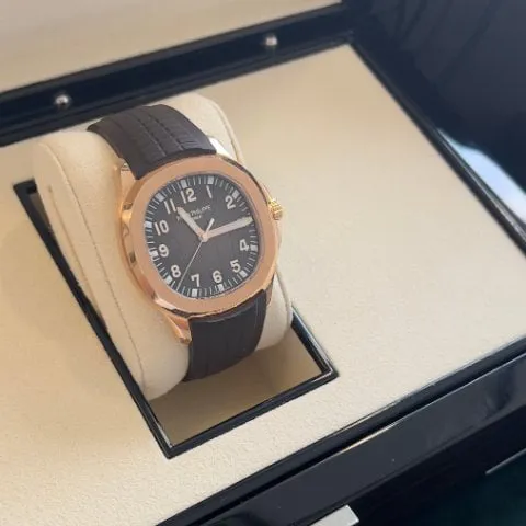 Patek Philippe Aquanaut 5167R-001 40mm Rose gold Brown