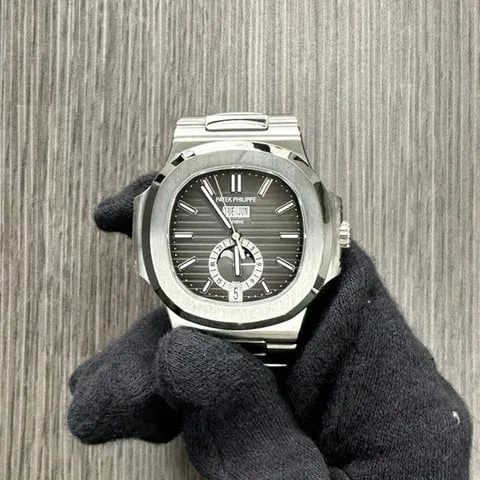 Patek Philippe Nautilus 5726/1A 40.5mm Stainless steel Black